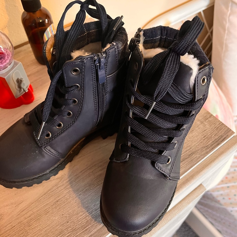Nwob navy side zip fleece lined boots